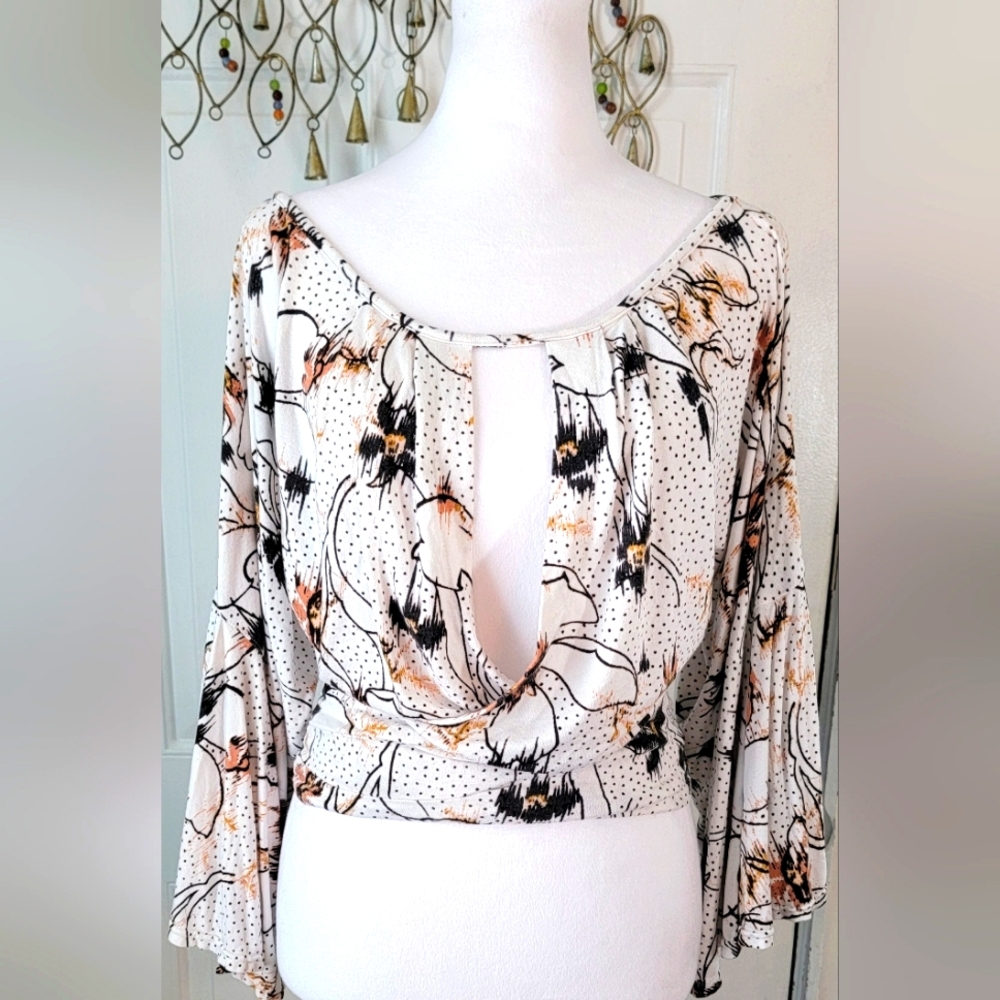 Free People Last Time Draped Bell Sleeve Top Womens XS White Black Tan Lilly EUC